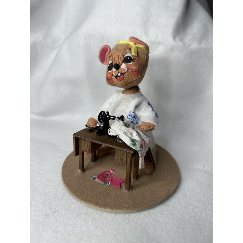 Vtg 1993 Annalee Dolls Mouse at Sewing Machine Diorama #2021 NWT